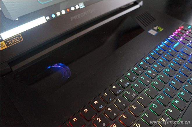 谁说超薄本不能流畅吃鸡？这款宏碁掠夺者Triton700表示不服！