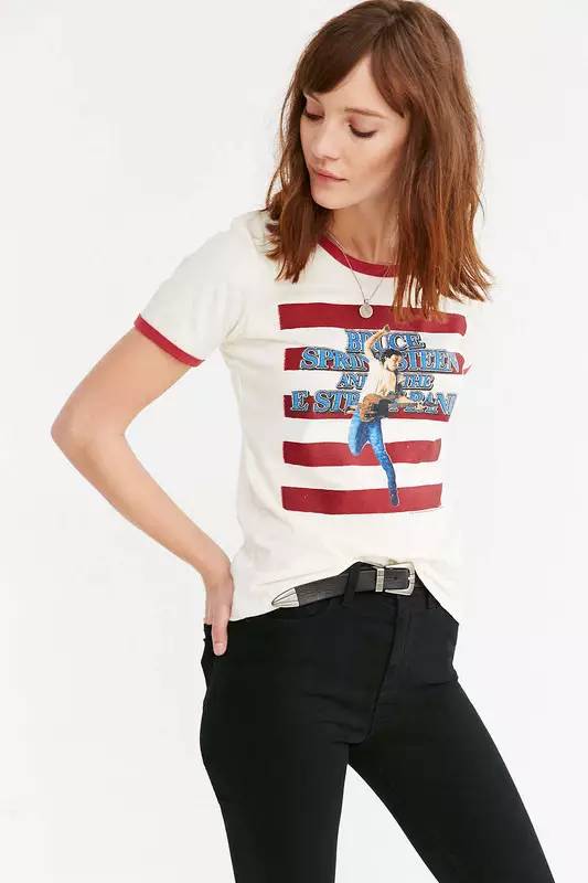 一件纯白的t恤搭配拉风的tee,纯白的t恤搭配拉风的tee叫什么