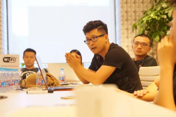 少侠,我这里有本创业干货秘籍,见你有缘就免费赠你了