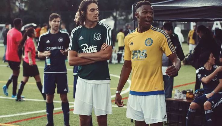 足球衫穿搭,翻领足球衣穿搭