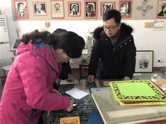 狗年要来了！浦江这所小学做的画有点意思的