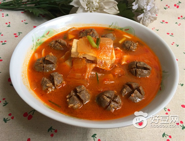 天冷来一碗肉香汤鲜美味又滋补,天冷来上一碗酸辣汤舒服一整天