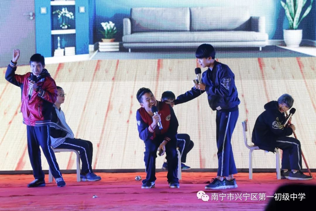 瀛︽牎涓嶅繕鍒濆績鐗㈣浣垮懡娲诲姩鎶ラ亾,涓嶅繕鍒濆績鏍″洯瑙嗛