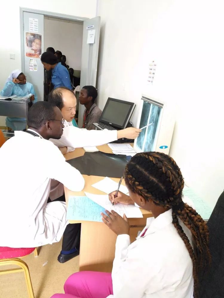 南阳中心医院裴飞舟医生,南阳中心医院裴飞舟