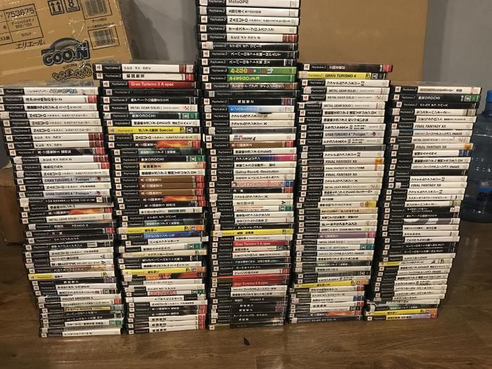 我们买了5箱随机200张的PS2光盘，体验了一把“主机游戏抽卡”