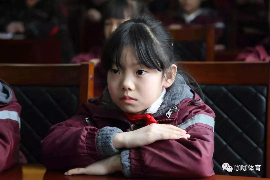 这所学校建成没几年，就被定为全国足球特色学校，厉害了！