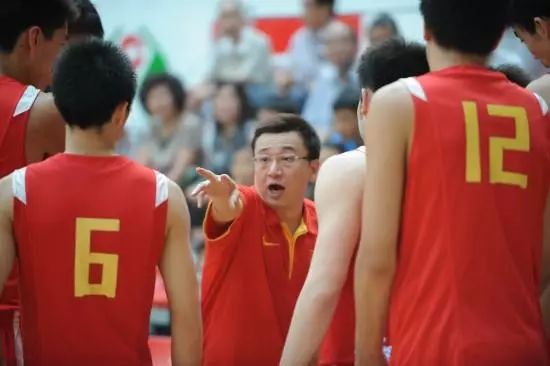 6岁爱上篮球19岁征战CBA第八位*疆新**籍国手的追梦之旅