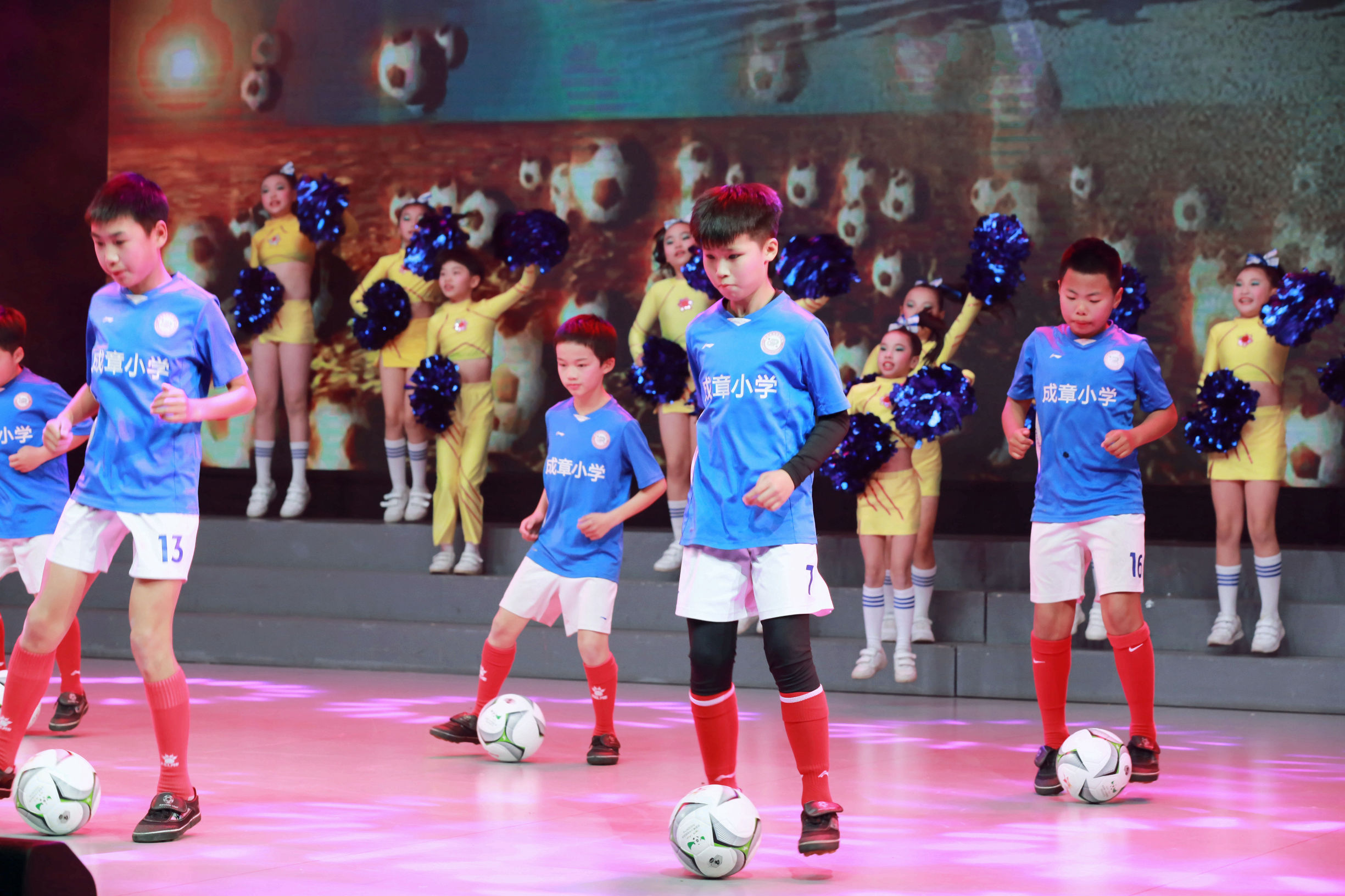 少年足球秀表演,足球秀表演