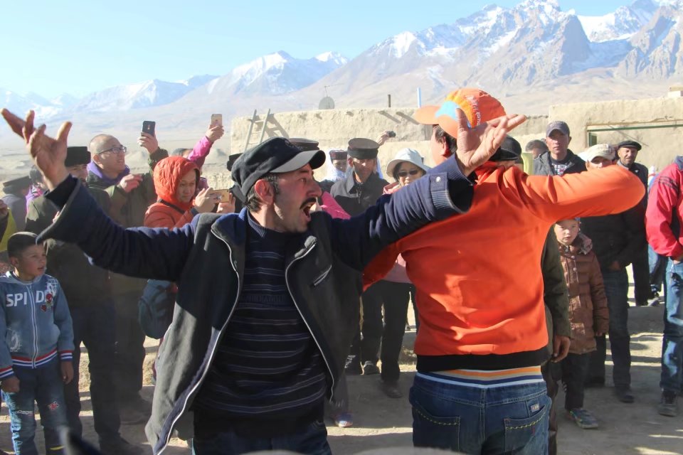 探秘帕米尔高原塔吉克族,帕米尔高原上的塔吉克族族人