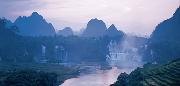 广西越南交界最近旅游的地方,广西和越南哪个口岸好玩