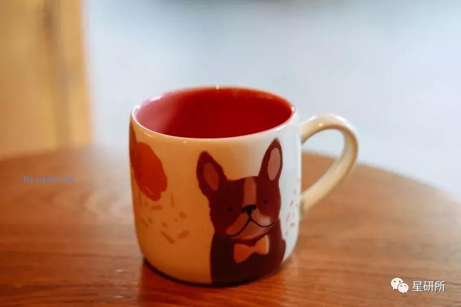 星巴克又来抢钱了，一大波柯基正在向你跑来！然而这还不是全部……