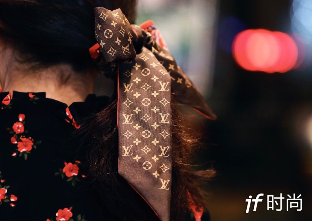 买三个lv包送什么,买lv三合一