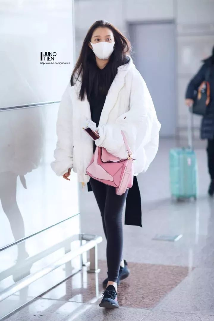 冬天穿外套太吃亏了显胖显臃肿,冬季外套显瘦不臃肿不是羽绒服