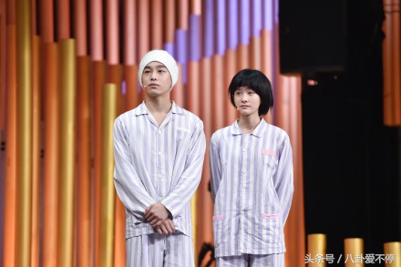 赵薇跟张雪迎,赵薇少林足球发型