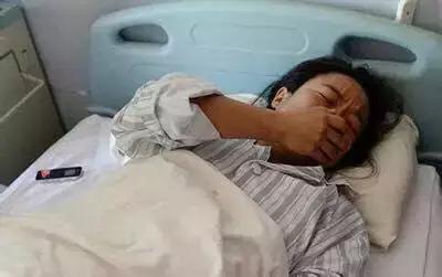 26岁孕妇二胎顺产第十天，莫名掉出“一块肉”医生检查后怒骂无知