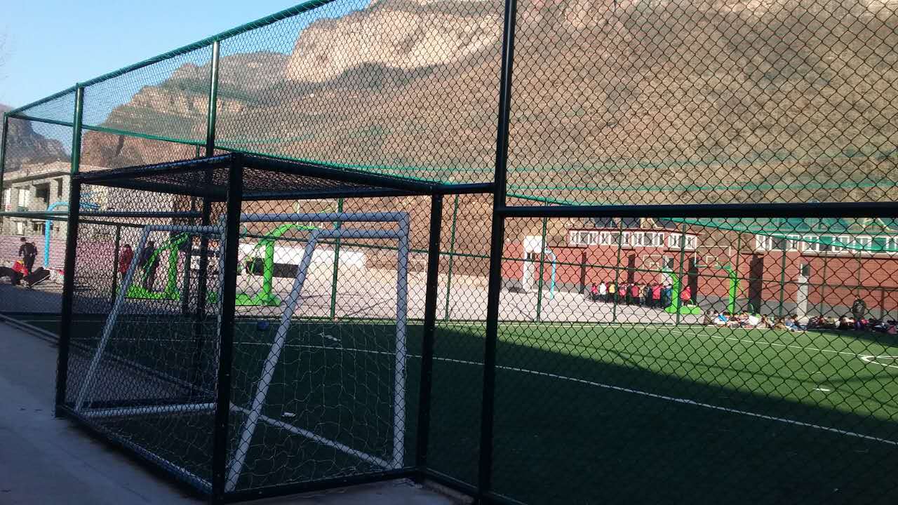 5人制足球场围网多少钱,笼式5人足球场围网高度