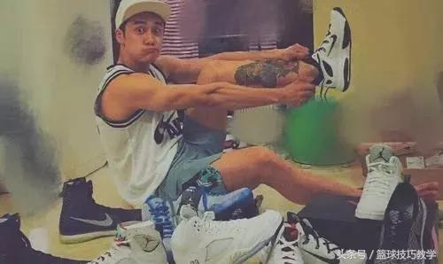 为什么球鞋磨地时会发出声音,打球时吱吱吱的响声