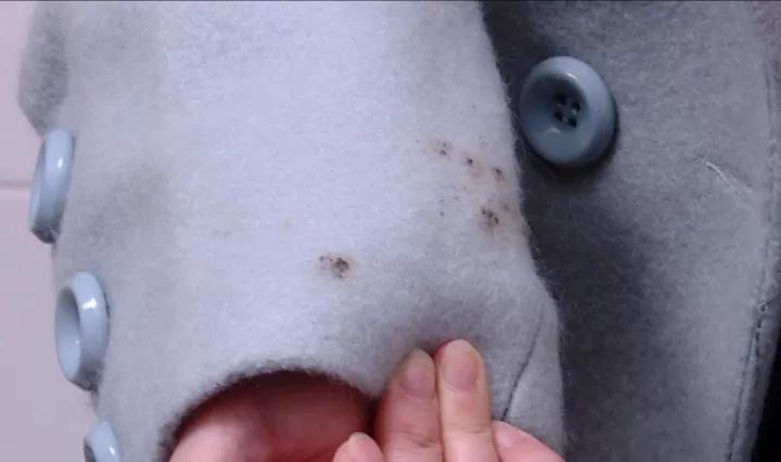 大衣沾上油怎么清洗,大衣上面的油渍怎么洗