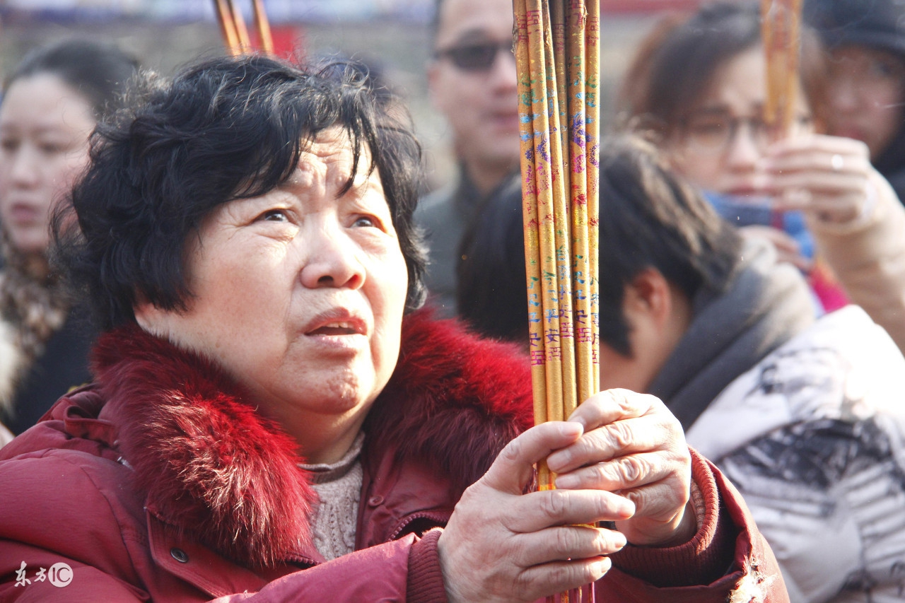 过年烧香拜佛注意事项,过年上香的讲究与禁忌