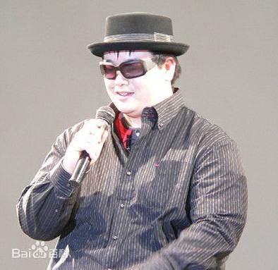 你喜欢的动漫原著作者长什么样?橘公司最帅!丸户老贼吃我一剑!