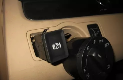 迈腾电子手刹报警怎么解决,迈腾电子手刹功能故障码