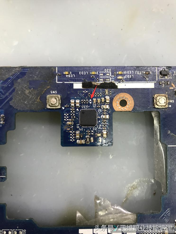 被同行做了故障的联想笔记本电脑,插耳机没声音,看师傅如何拯救