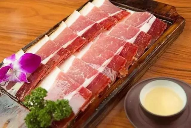 宏村和歙县古城哪个更好,歙县古城和宏村哪个更值得去