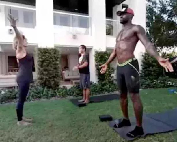 这些出色的男人们,如何谈论瑜伽?