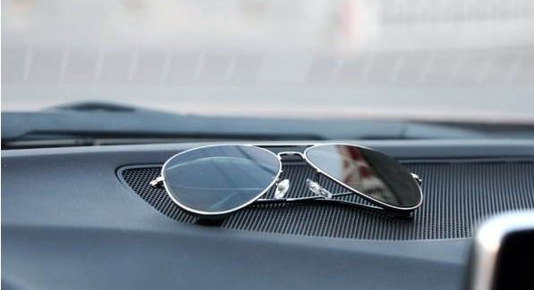 开车推荐戴什么墨镜,开车戴什么墨镜比较帅