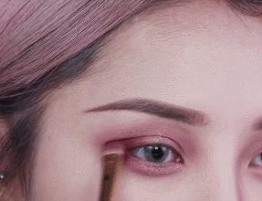 日本发明了发光睫毛，化了这款眼妆同样可以闪闪发亮