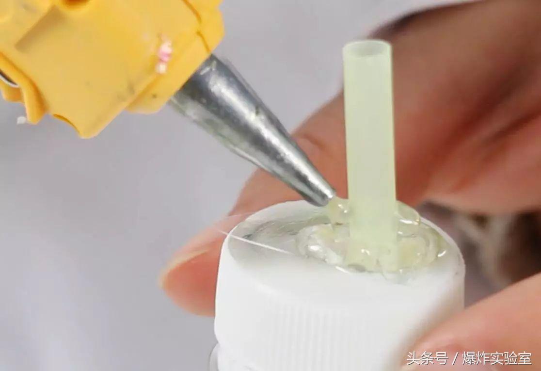 柠檬酸和小苏打怎样做成彩虹喷泉,醋加小苏打制作泡泡