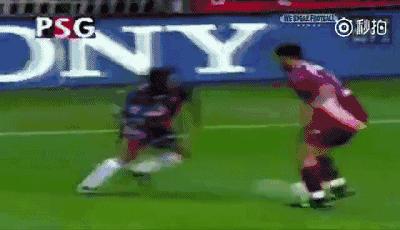 不变的小罗!用足球“整容”成功的男人