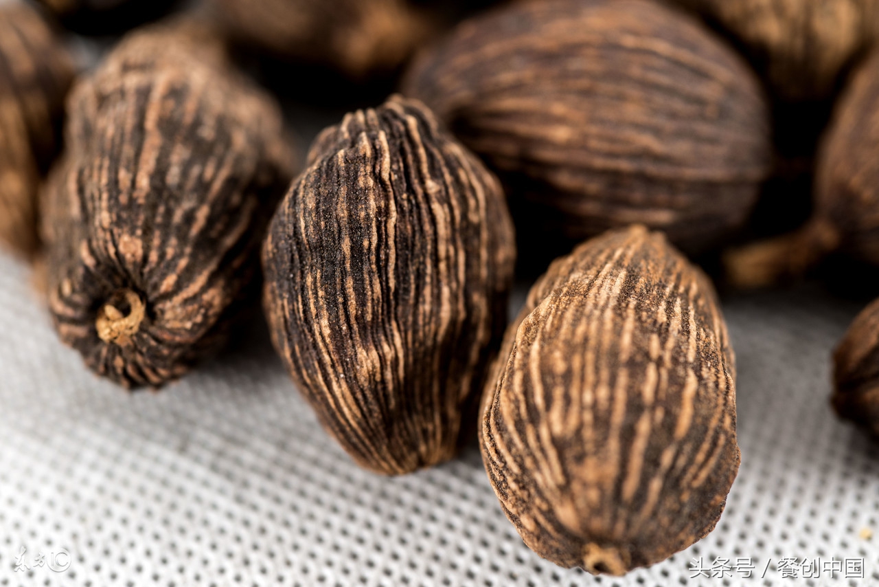 炸过料油的香料如何处理,香料怎么处理才能激发出来味道