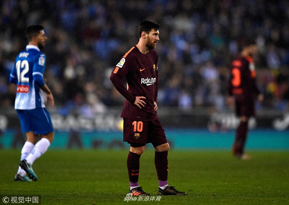 阿莱尼亚和梅西,阿莱尼亚与梅西传球