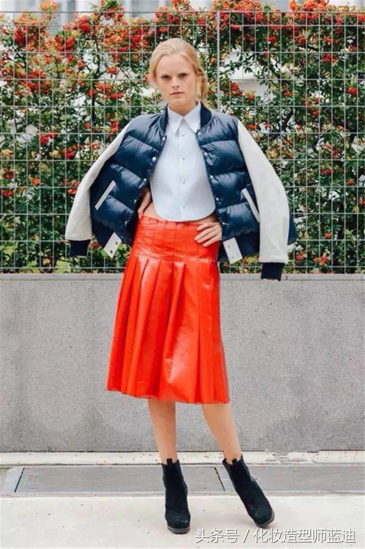 羽绒服搭配裙子冬天穿搭,羽绒服裙子冬日最强搭配