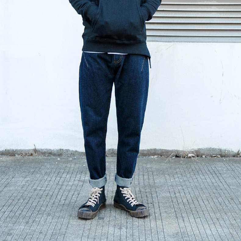 皮肤黑的男生怎么显白,皮肤黑的男生怎么护肤