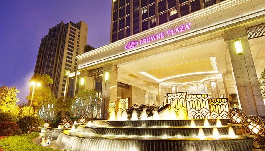 附近的旅游景点温泉自助餐一体,附近吃喝玩乐一体的温泉