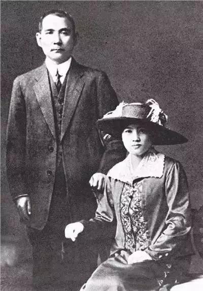 知书｜宋氏三姐妹：一个爱钱，一个爱权，一个爱国