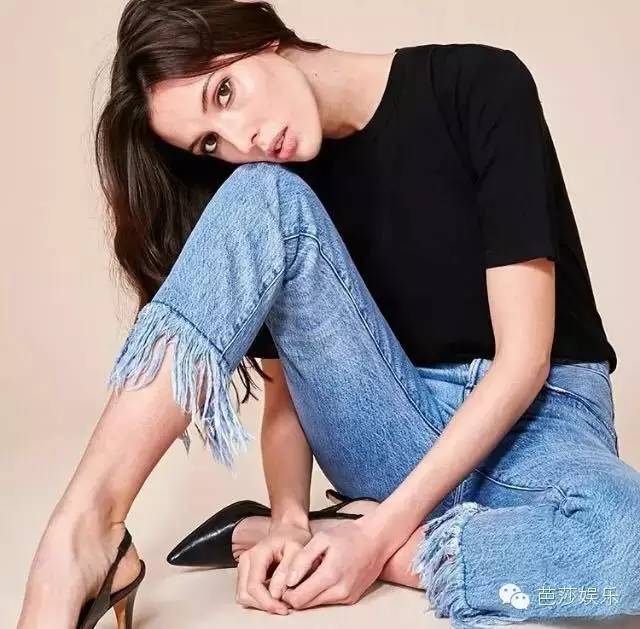 林允儿牛仔裤街拍,林允儿穿牛仔裤视频