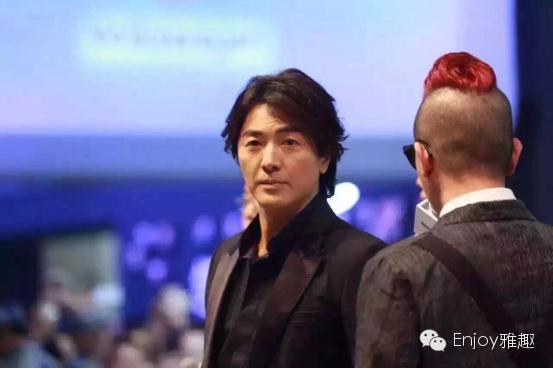 Mr.Why的朋友圈被车展刷屏了（上次欠了你们的老公权志龙，多图慎点）