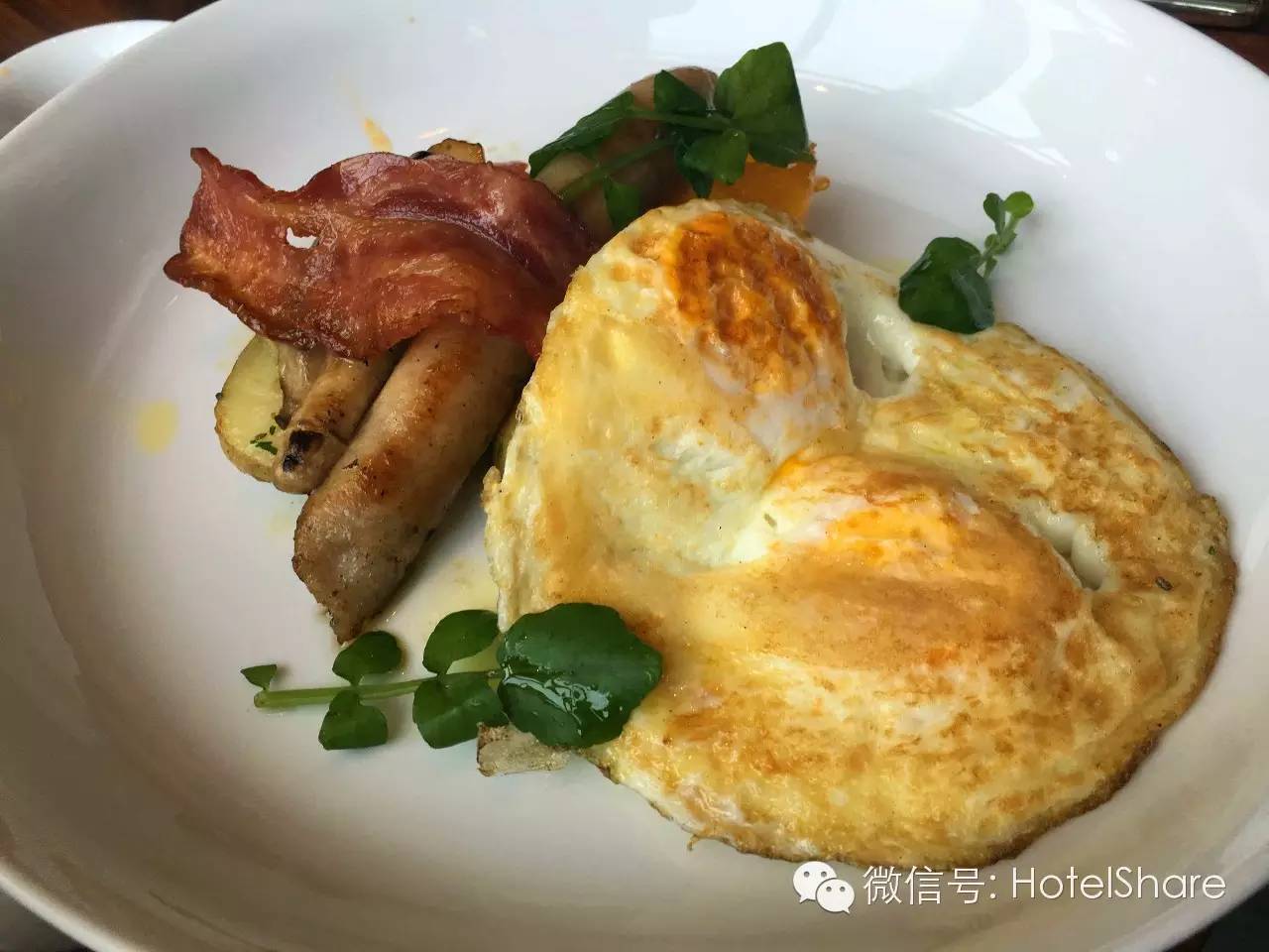 63楼泳池望月、70楼酒吧摘星，广州柏悦|探店首发