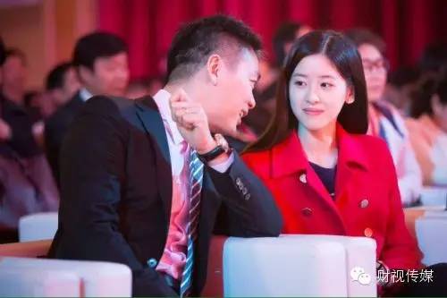 肯德基化妆品,肯德基联名彩妆