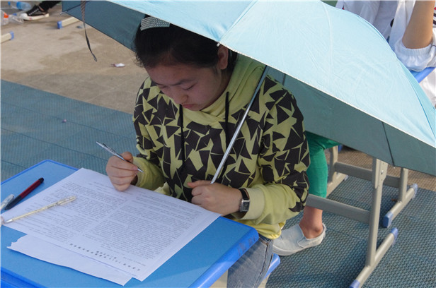 贵州一高中太会“玩”：操场除了可以做操打球原来还能做这个