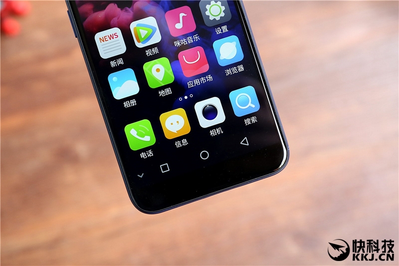 899元!红辣椒7X手机评测:全面屏+4GB内存