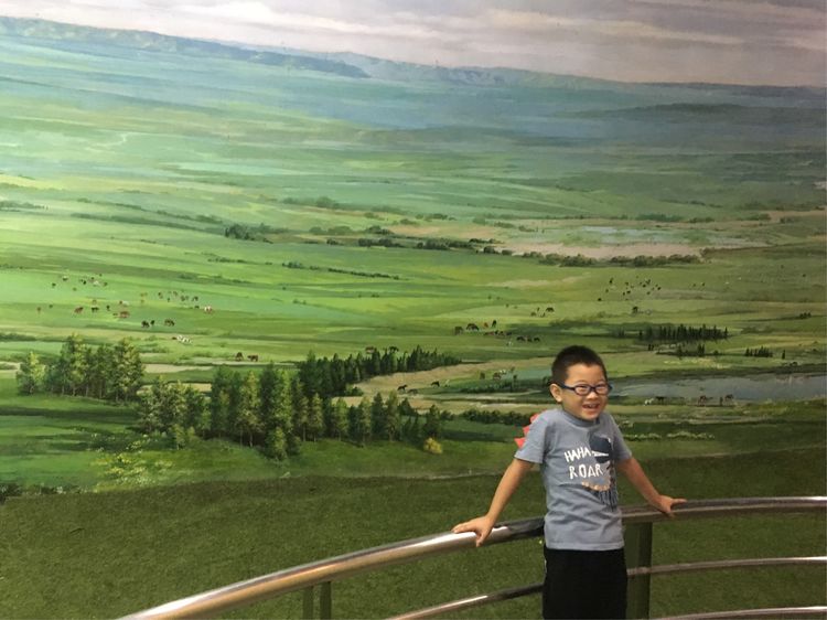 和小屁孩们一起出去玩的视频,和小屁孩玩的一天