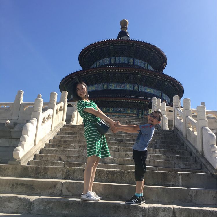 和小屁孩们一起出去玩的视频,和小屁孩玩的一天