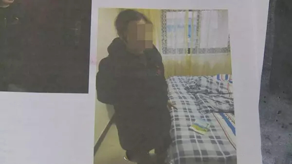 超市收银员一个月3000块钱,超市收银员2300