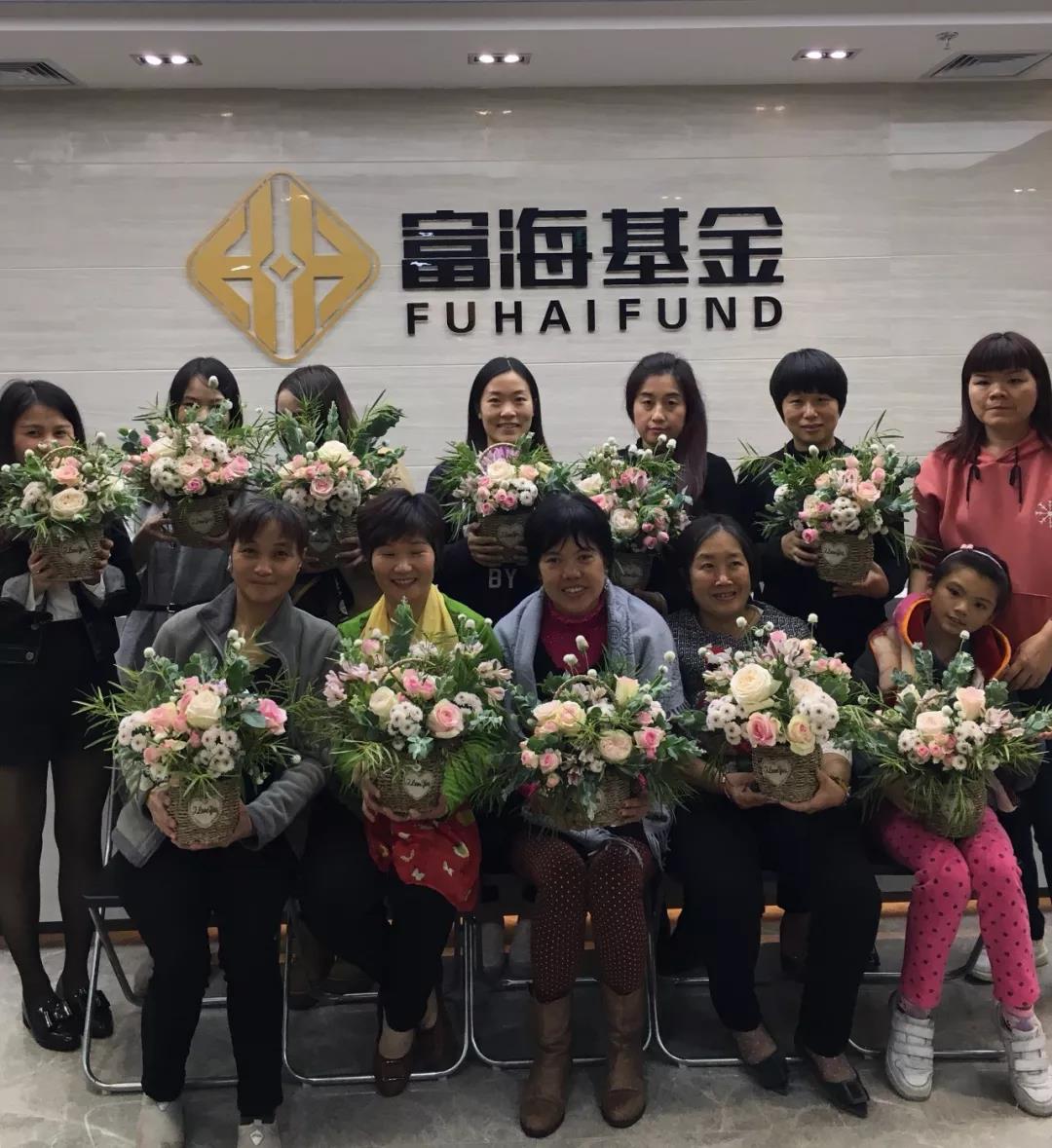 借一束花的仪式感是用心的偏爱,借一束光暖一束花