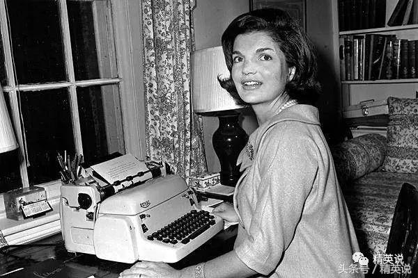 嫁给总统却目睹丈夫被杀，嫁给首富再度守寡，涅槃后的她更传奇