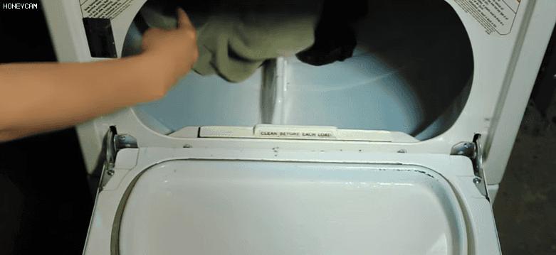 拧干衣服的正确方法,最快拧干衣服的办法